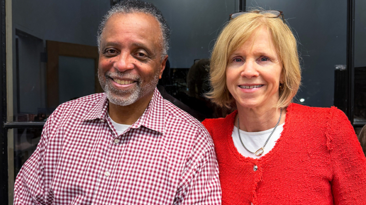 Phillip Thompson; Elisabeth Reynolds