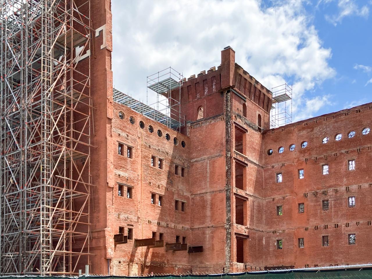 Construction at the MIT MET Warehouse